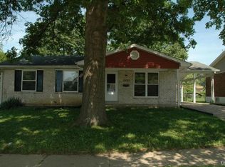 2503 Saddle Ridge Dr, Florissant, MO 63031