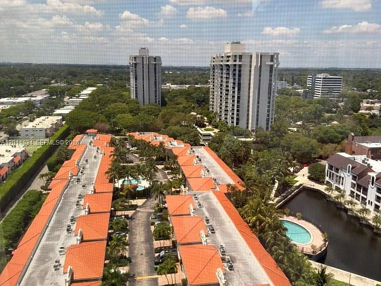 4000 Towerside Ter #1912 — Photo 23