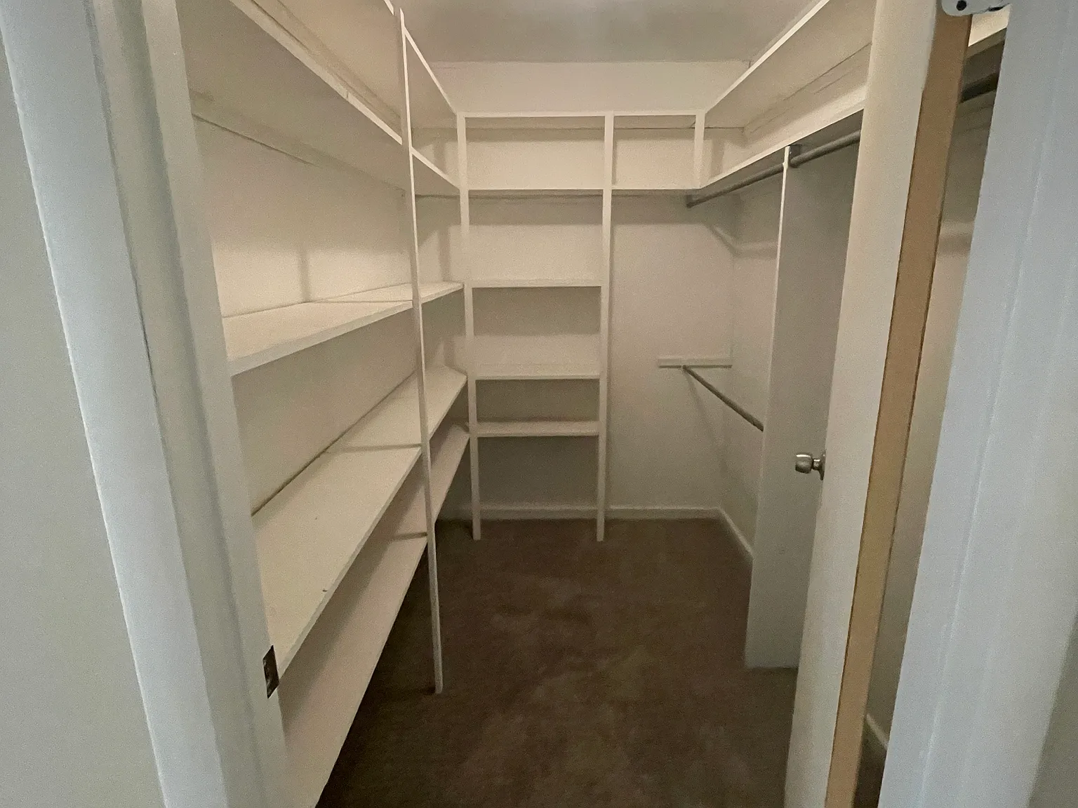 2 bed, 1275 sqft, $1,975 — Photo 2