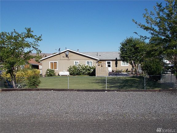 2nd image of 212 Green Laurel Pl SW