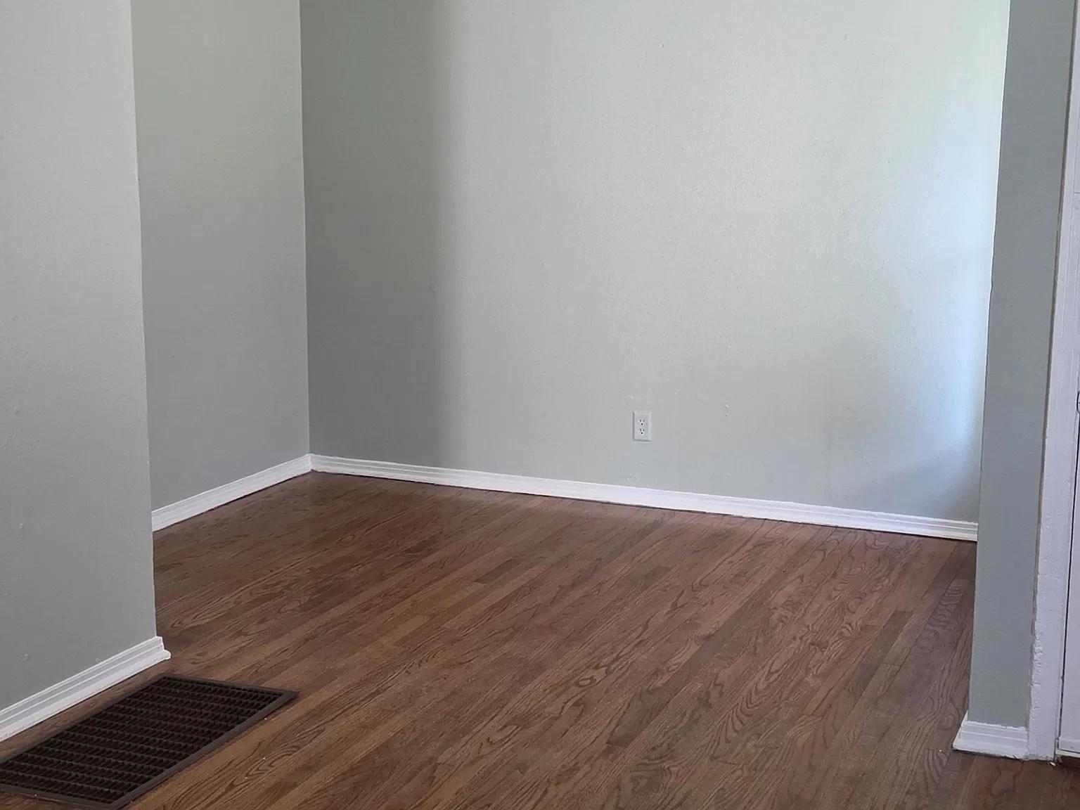 2 bed, 864 sqft, $1,750 — Photo 3