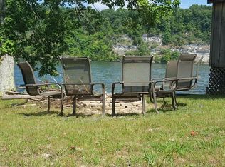 6913 Beach Dr, Radford, VA 24141