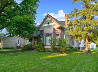 403 S Locust St, Winfield, IA 52659