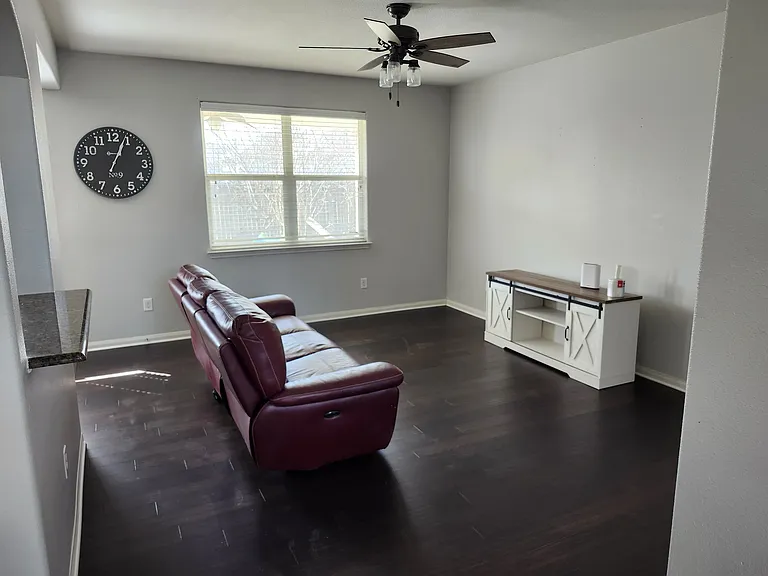 212 Judge King Dr — Photo 4