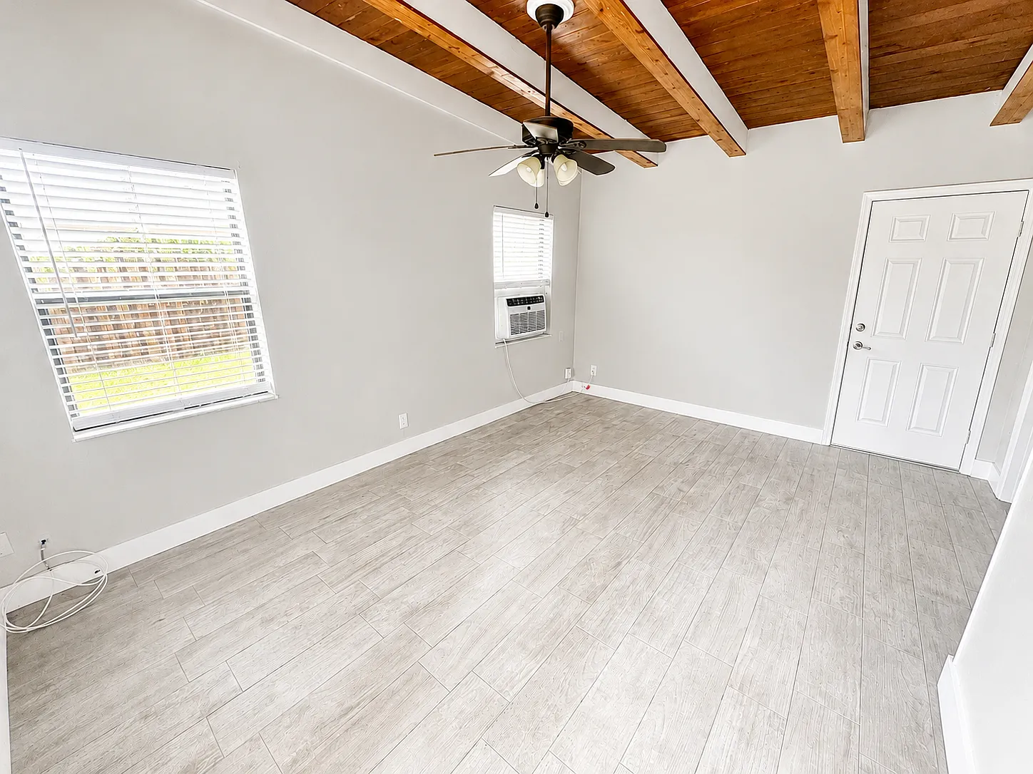 1 bed, 1.0 bath, 1252 sqft, $1,850 — Photo 2