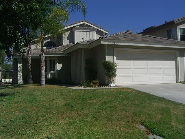 1st image of 41513 Avenida De La Reina