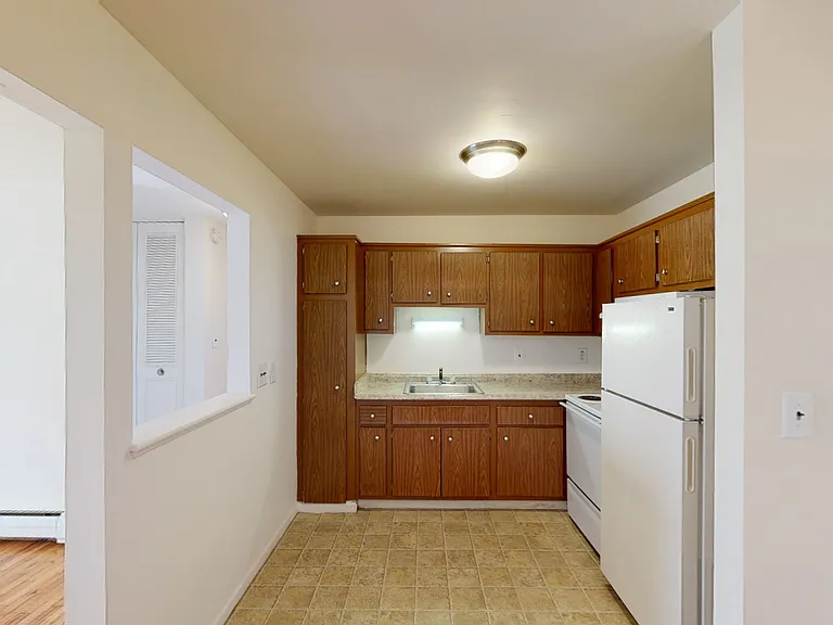 Denway Circle Apartments — Photo 15