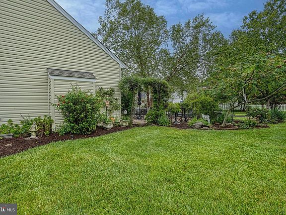5th image of 29580 Charles Dr