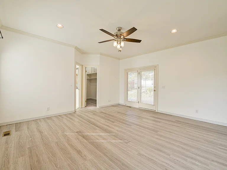 2424 Ashebury Way — Photo 26