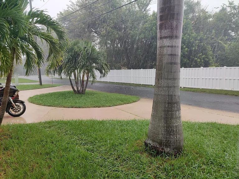 Deville Dr E — Photo 13