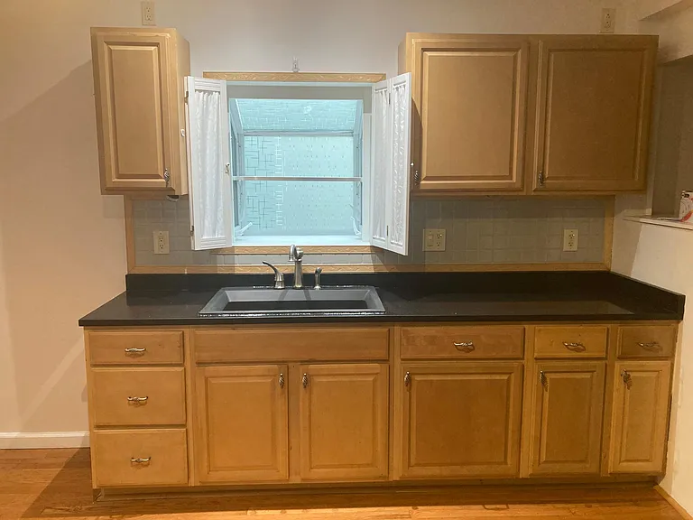 319 Penn St — Photo 19