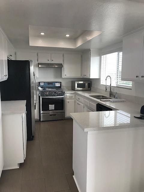 NEW Kitchen with Stainless Steel Appliances