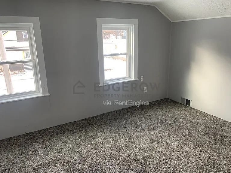 1644 Beidler St — Photo 12