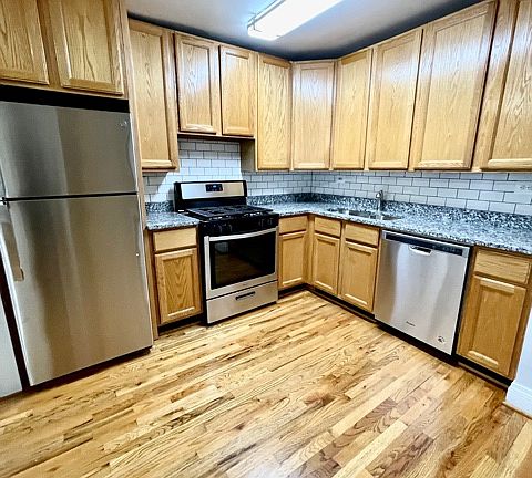 4th image of 1459 N Milwaukee Ave APT 4B