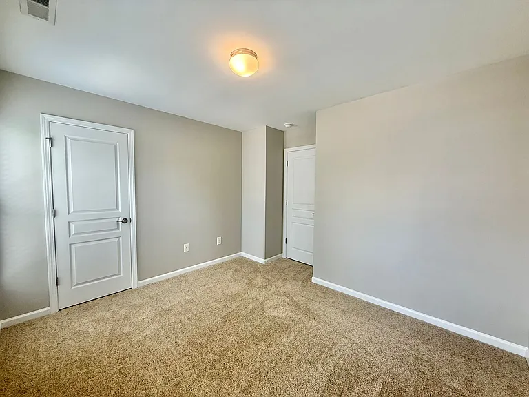 8206 Yaxley Hall Dr — Photo 18