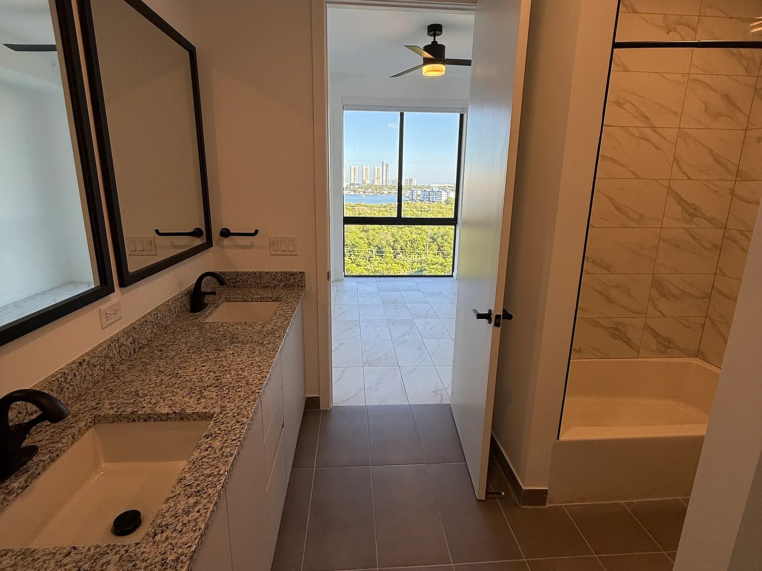 1 bed, 687 sqft, $2,250 — Photo 4