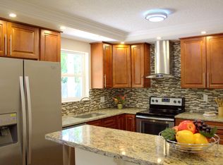 3220 Rogero Rd, Jacksonville, FL 32277