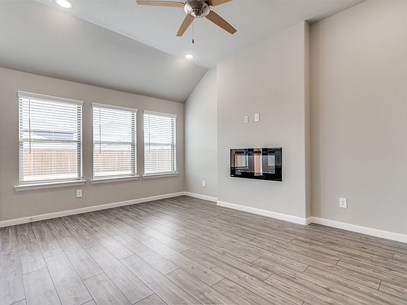 3rd image of 6127 Tawakoni Ln