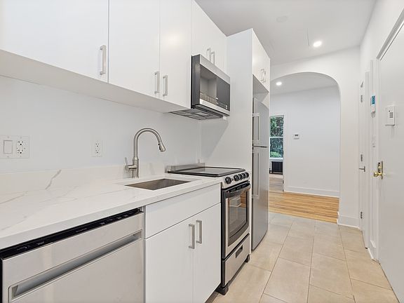 5th image of 218 E 17th St APT 1