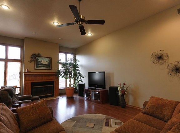 4th image of 8226 E Greenbriar Ct