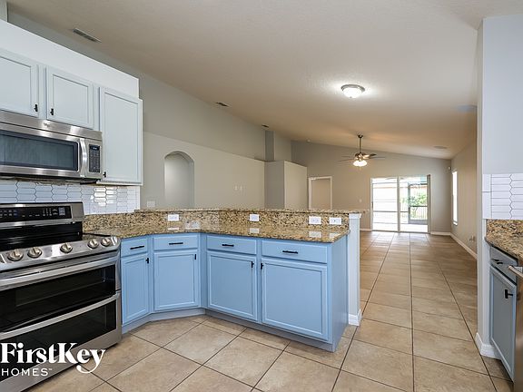 5th image of 214 Vine Dr