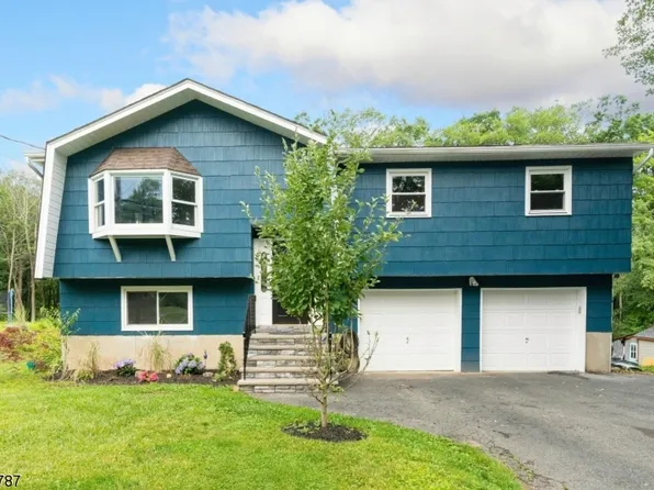 20 Oklahoma Trl, Hopatcong Boro, NJ 07843