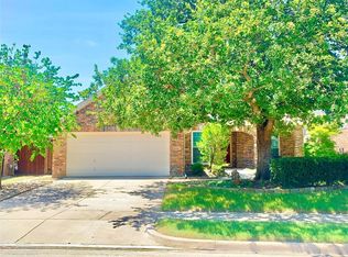 1704 Fairway Dr, Corinth, TX 76210