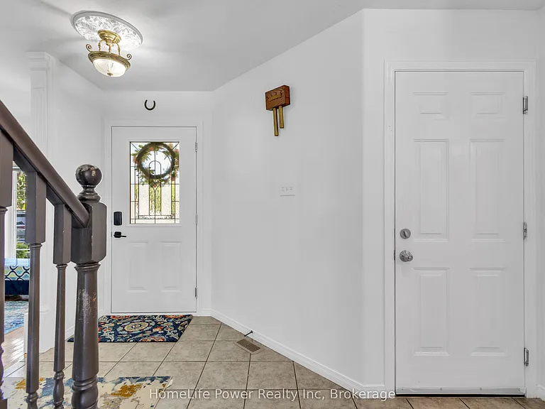 35 Borland Dr — Photo 3