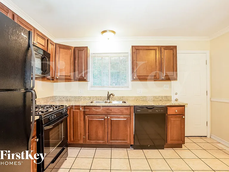 148 Berkshire Dr — Photo 6