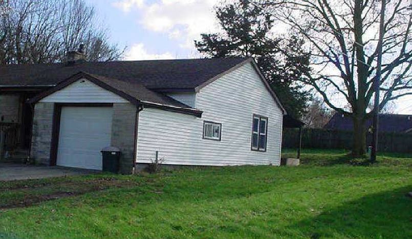 2nd image of 10 E Park Ln