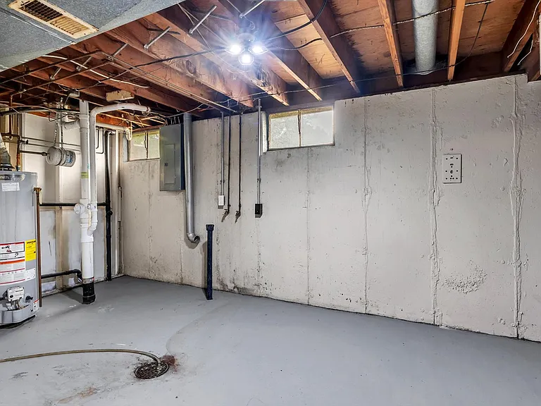 1208 Congress Ave — Photo 22