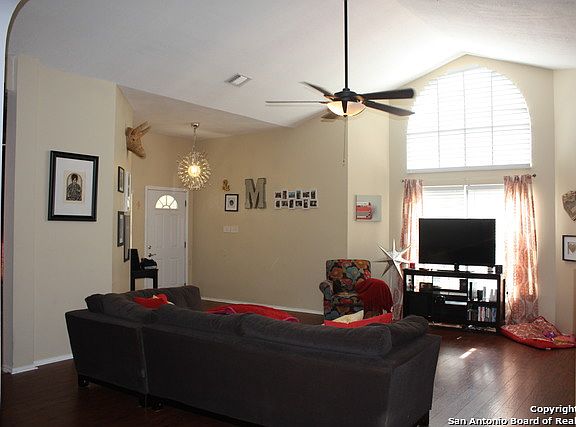 4th image of 3222 Tree Grove Dr