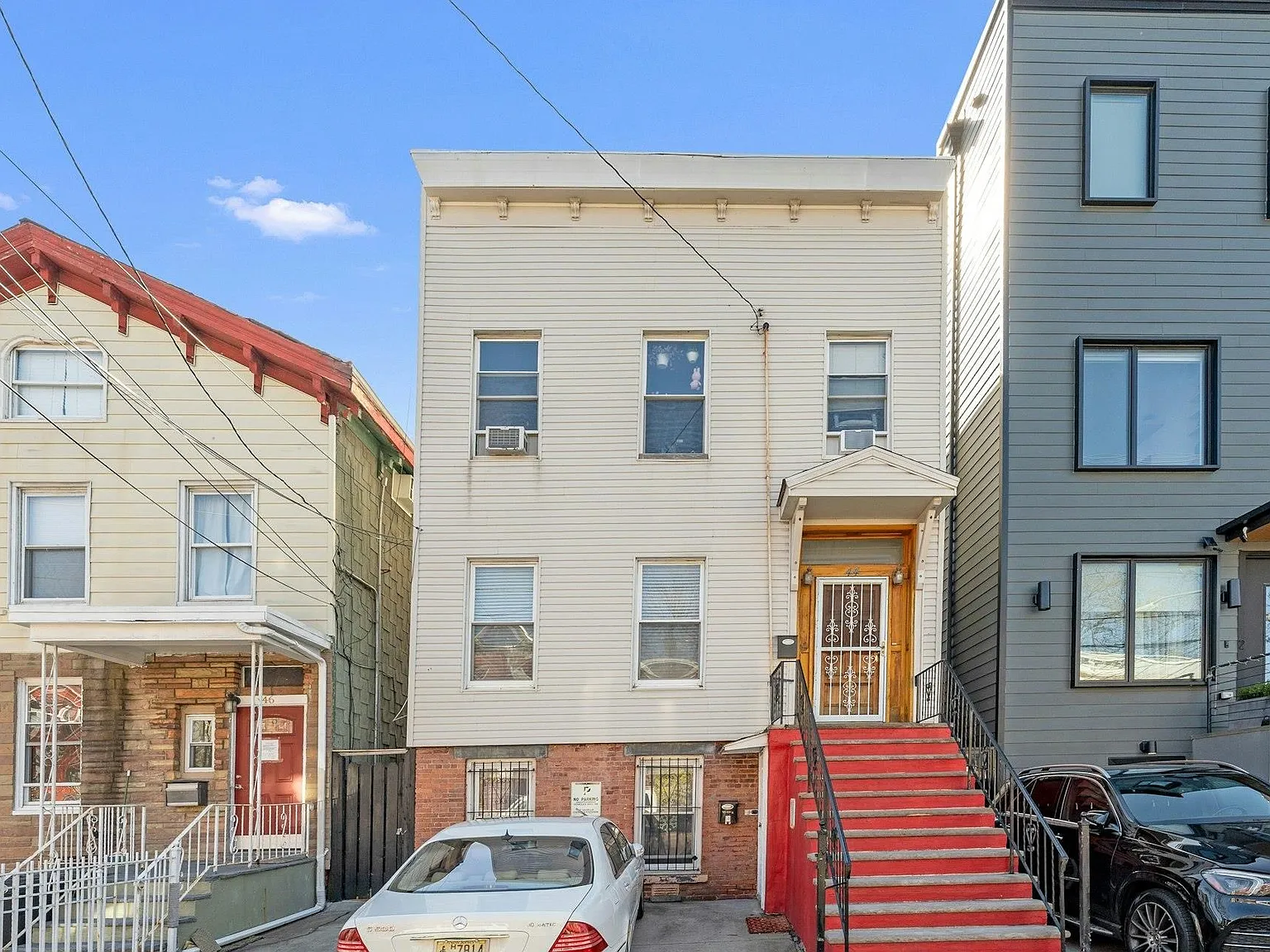 1 bed, 1.0 bath, $2,000 — Photo 1