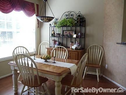 4th image of 2771 Browning Dr