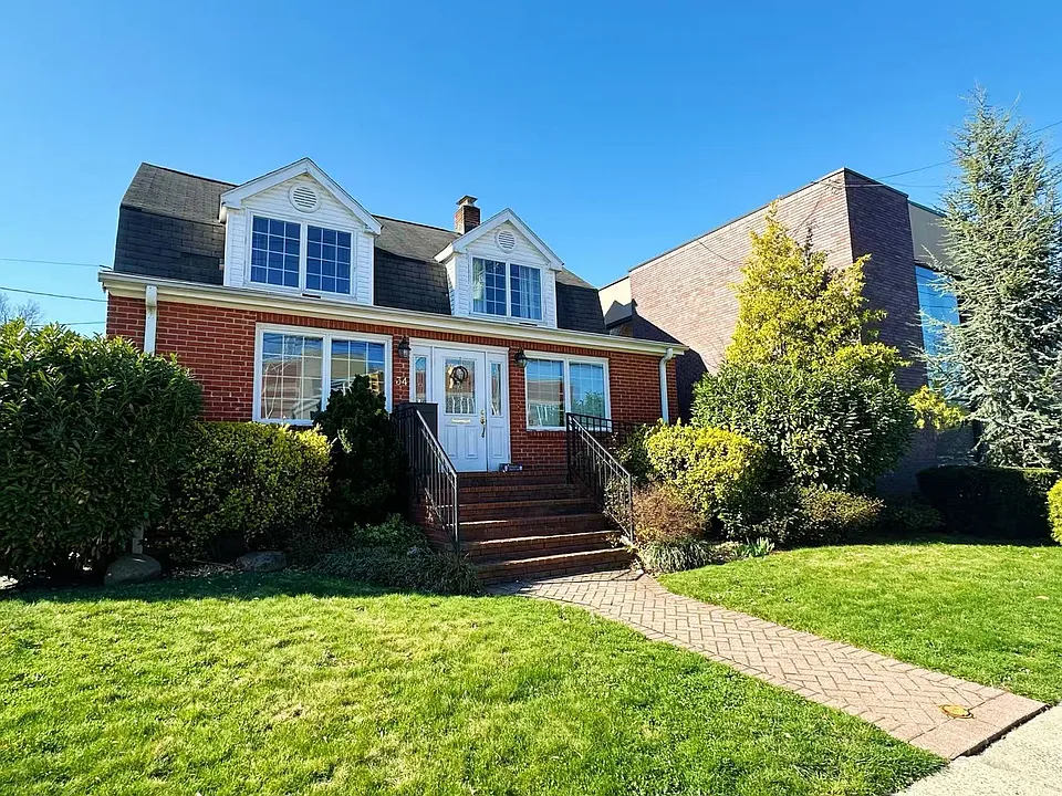 34 Bayview Ave