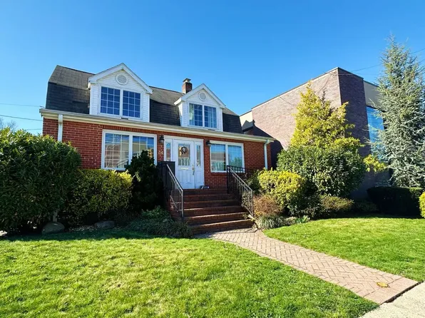 34 Bayview Ave, Manhasset, NY 11030