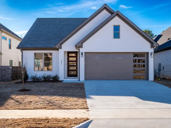 221 Kanis Ridge Dr, Little Rock, AR 72223