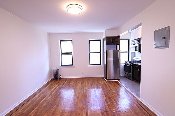 1st image of 13270 Sanford Ave APT 4C