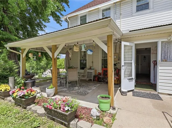 1025 Ironmoulders St, Leavenworth, KS 66048