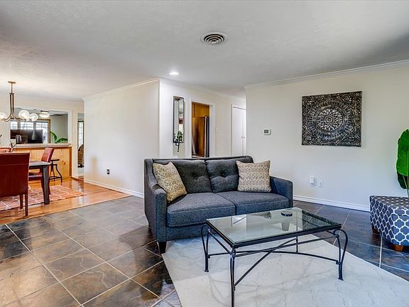 5th image of 1231 Evergreen Dr