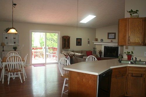 4th image of 491 Hidden Valley Dr