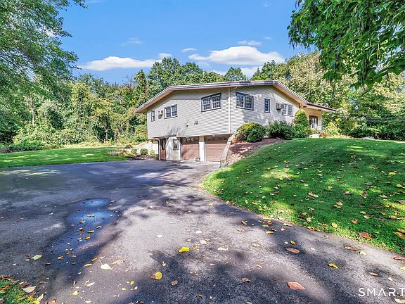 4th image of 10 Lombard Drive