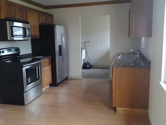 3rd image of 9887 Blanton Dr