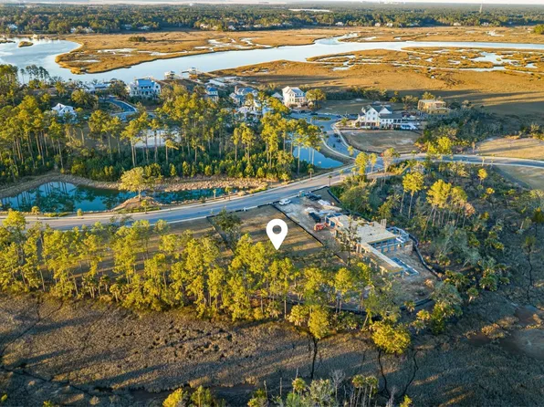 1077 Ship Builder St, Charleston, SC 29492