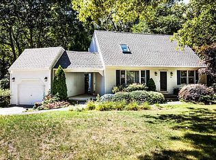 69 Seabreeze Dr, North Kingstown, RI 02852