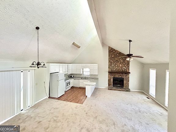 2nd image of 5955 Sutton Pl