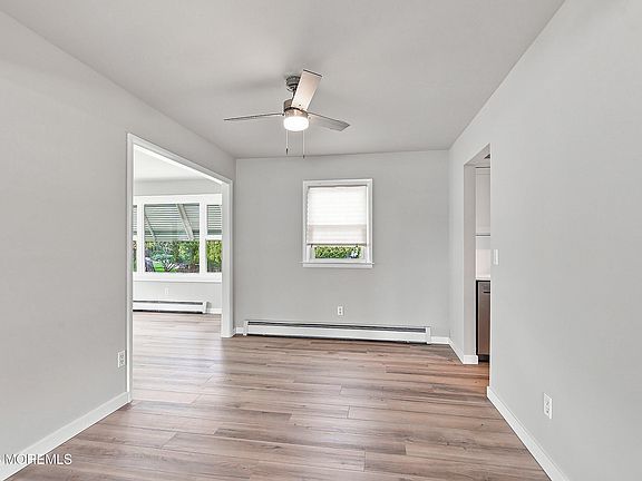 4th image of 162 Castleton Drive