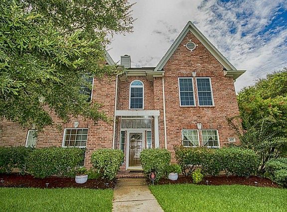 3rd image of 409 Pecan Grove Ln