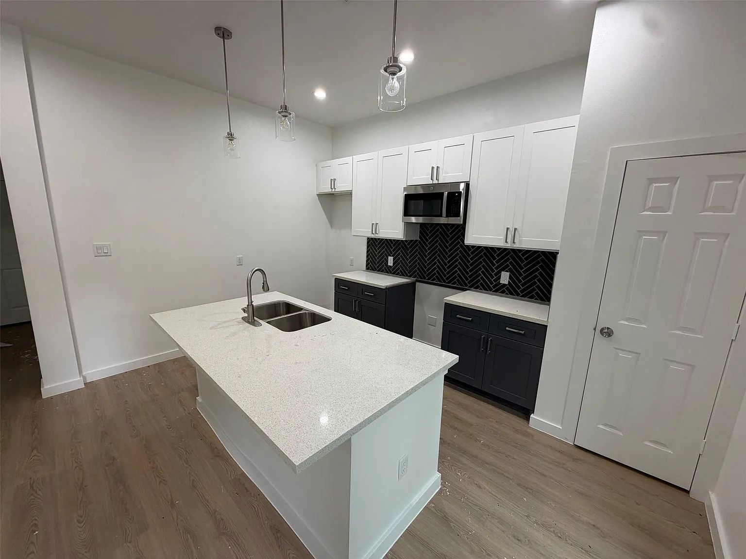 2 bed, 2.0 bath, $1,300 — Photo 3
