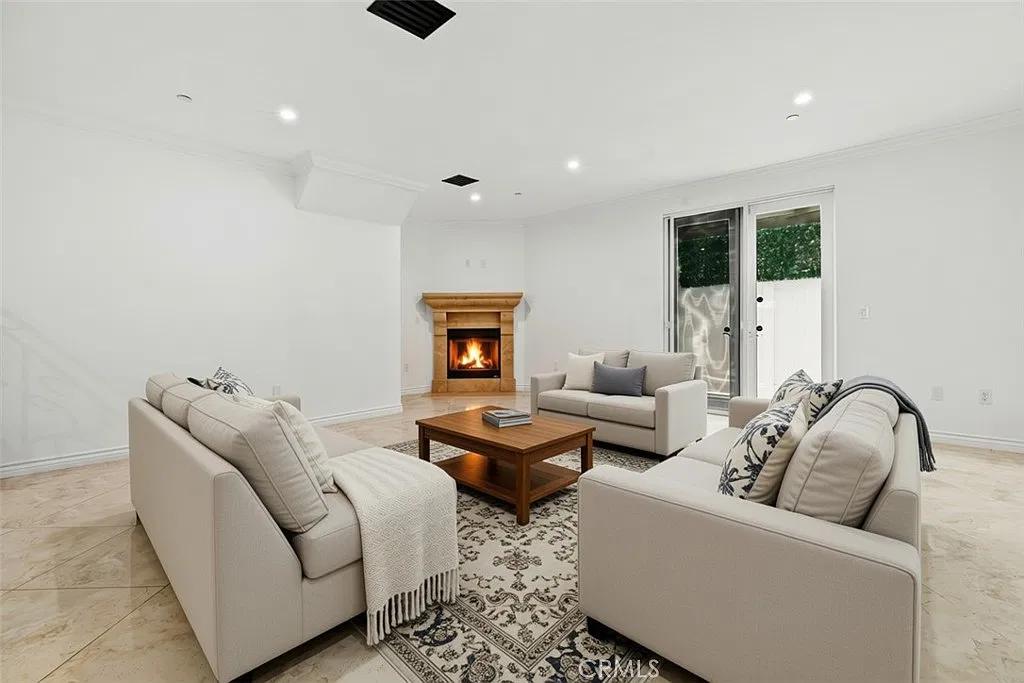333 Milford St — Photo 1